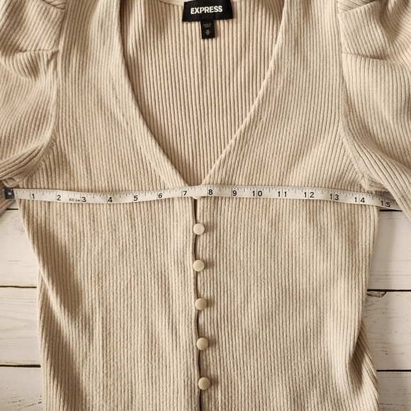 Express Puffed Short Sleeve Ribbed Button Down Beige Sweater Size Medium - Picture 3 of 9